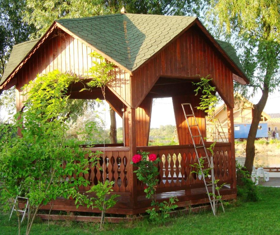 Отель Casa Dintre Salcii Uzlina Экстерьер фото