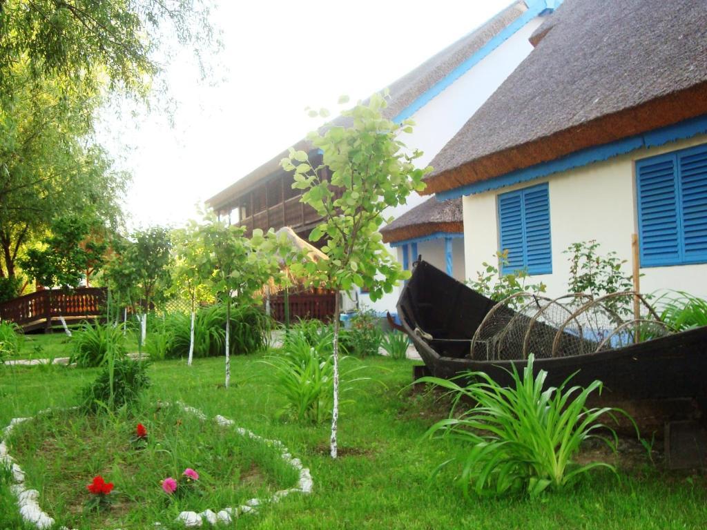 Отель Casa Dintre Salcii Uzlina Экстерьер фото