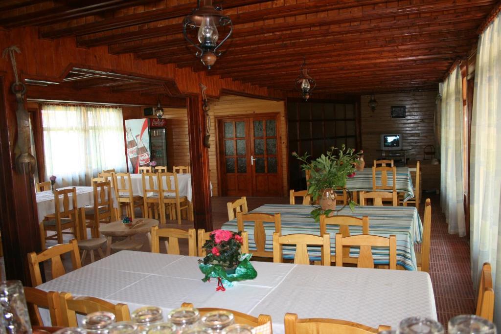 Отель Casa Dintre Salcii Uzlina Экстерьер фото